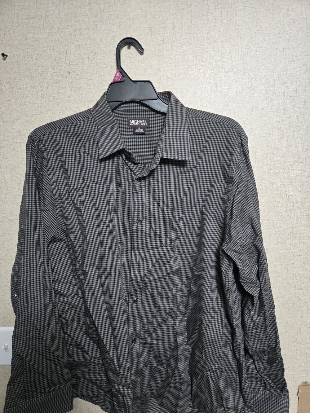 Men's checked coat label